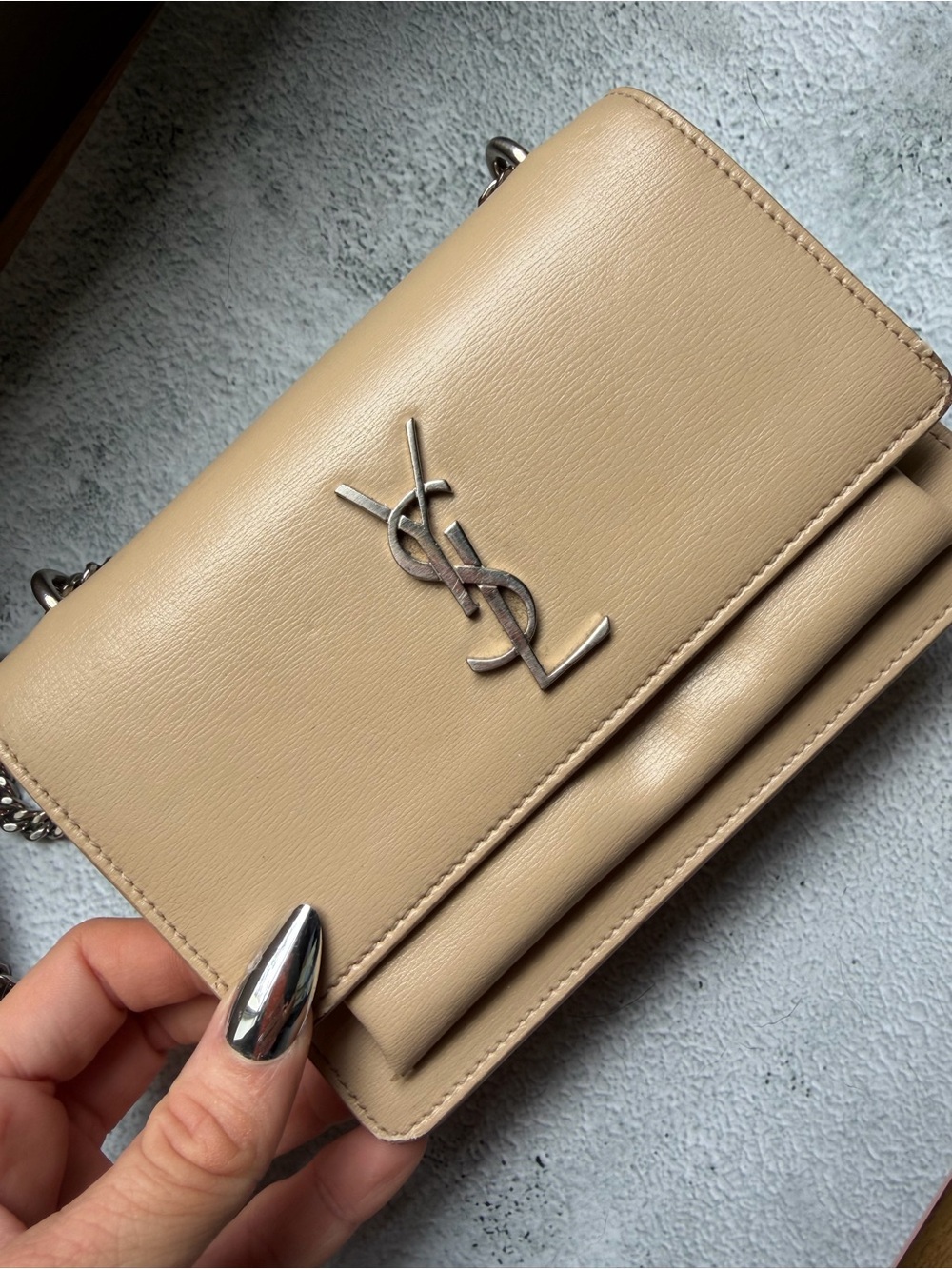 Saint Laurent Beige Monogram leather bag - Picture 2 of 16